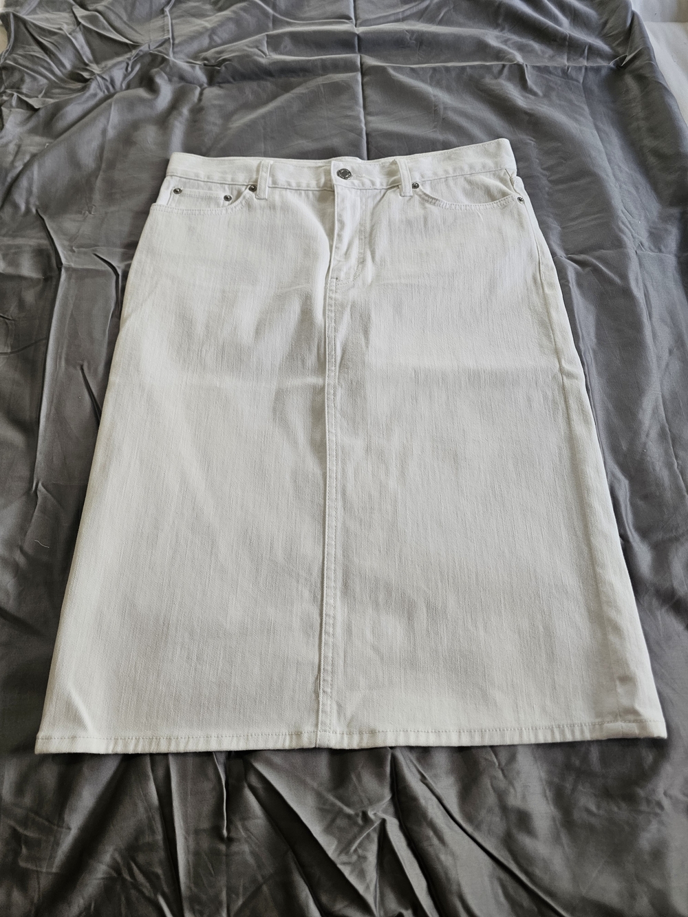 Lauren Ralph Lauren women's white denim Midi Skirt Size 8. Made In Indonesia